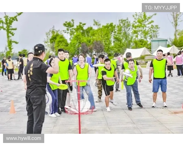 重庆飞盘队与成都飞盘队赛后复盘分析两队状态与表现对比