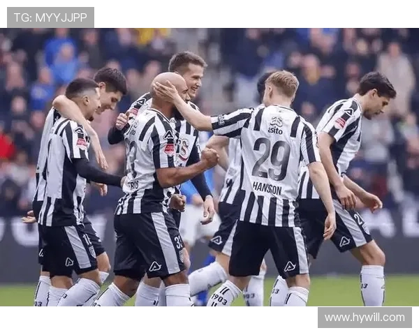 鹿特丹斯巴达主场迎战阿尔梅球队争夺胜利的激烈对决