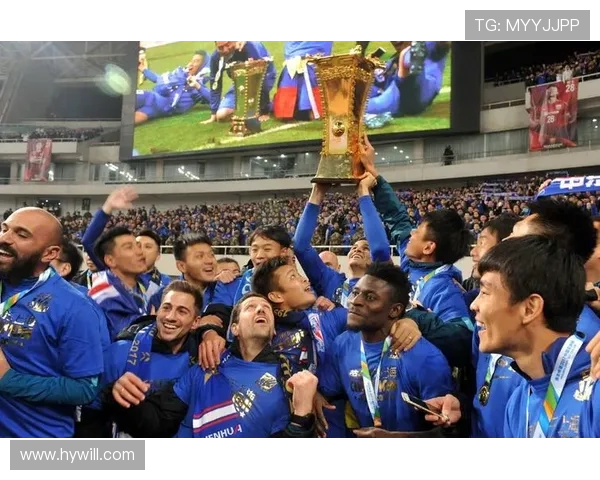 上海足球队转型升级之路:从传统到现代的全面革新探讨 上海足球队转型升级之路:从传统到现代的全面革新探讨